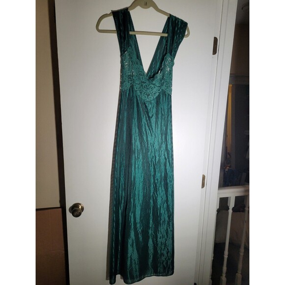 Vtg Sexy L Petra Emerald Green Holiday Nightgown Negligee Gown criss cross back